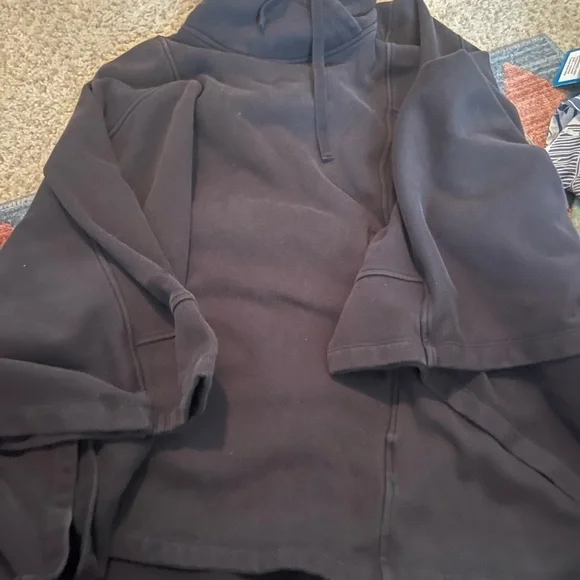 UGG PONCHO IN BLACK - Picture 4 of 12